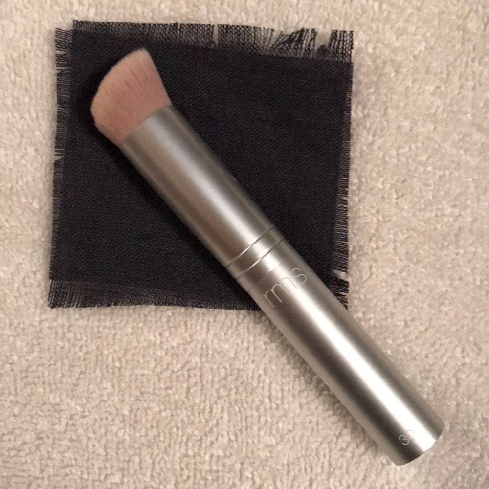 RMS Skin2Skin Foundation brush